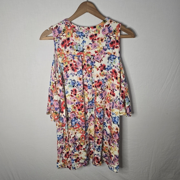 Umgee Women’s Floral Mini Dress Size S Cutout Bell Sleeves Oversized Relaxed Fit - Picture 6 of 9
